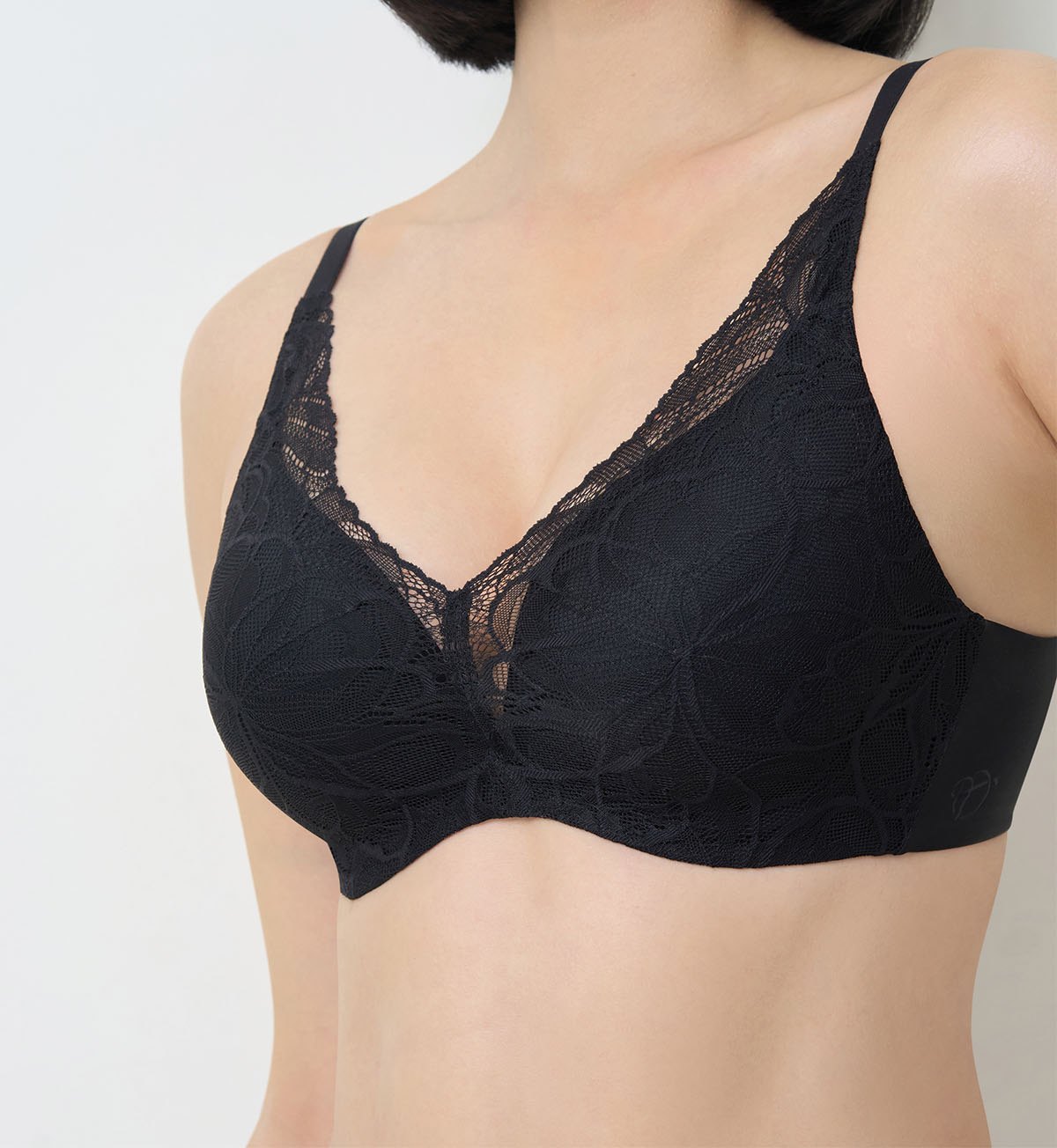 Body Makeup Illusion Lace Wired Push Up Deep V Bra in Black